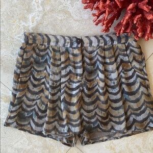 Blu Pepper Elastic silky evening shorts w/ pockets